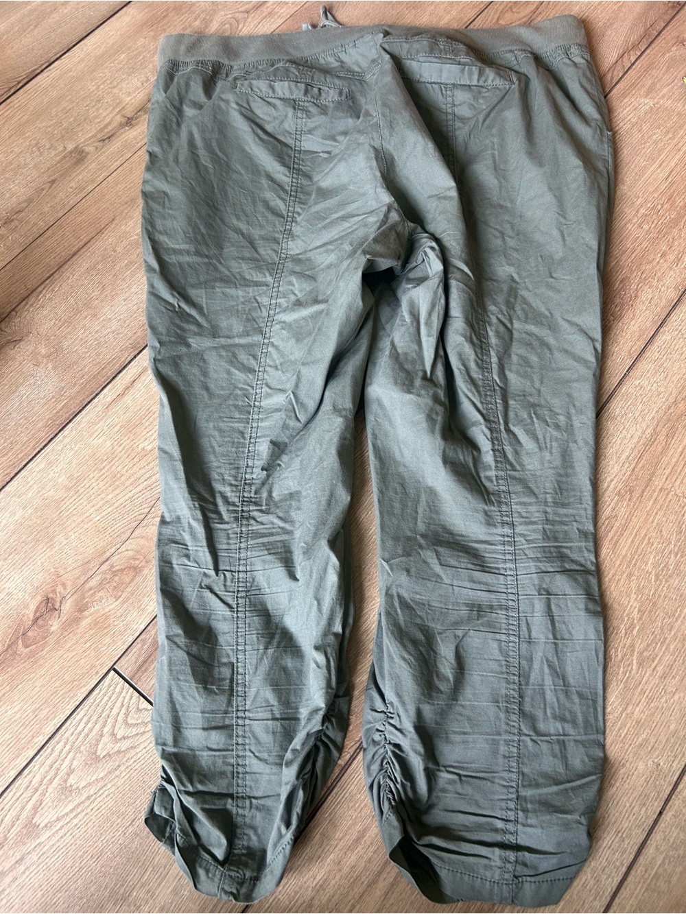Torrid Ruched Capris- 16 - Picture 7 of 7